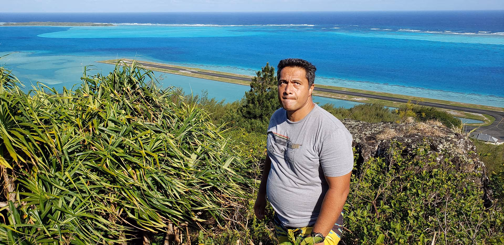 La piste de Rairua et le lagon