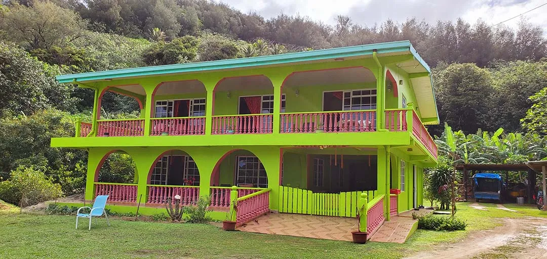 La façade de la pension Nuruata